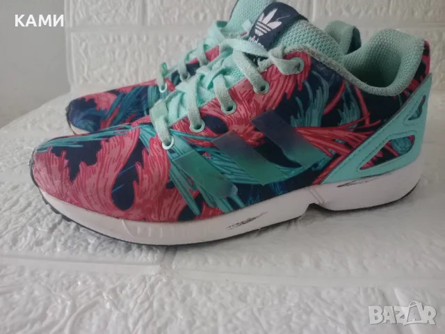 Adidas Limited Edition маратонки 33н, снимка 4 - Детски маратонки - 49526827