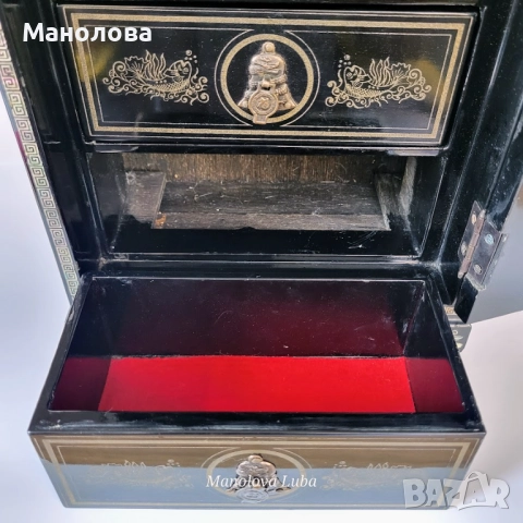 Корейска кутия за бижута инкрустирана със седеф., снимка 12 - Антикварни и старинни предмети - 51900483