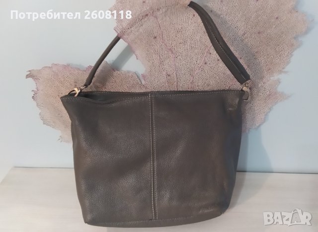Сива кожена чанта – среден размер