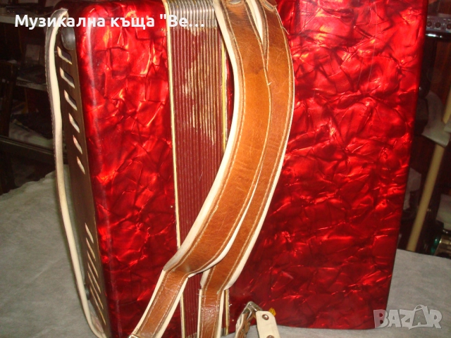 Акордеон Велтмайстер 120 баса с куфар, снимка 9 - Акордеони - 52877265