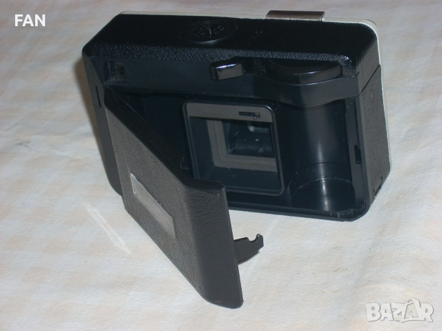 Стар колекционерски фотоапарат Кодак Kodak 56X INSTAMATIC CAMERA от 70-те години на 20-ти век, снимка 9 - Антикварни и старинни предмети - 51785334