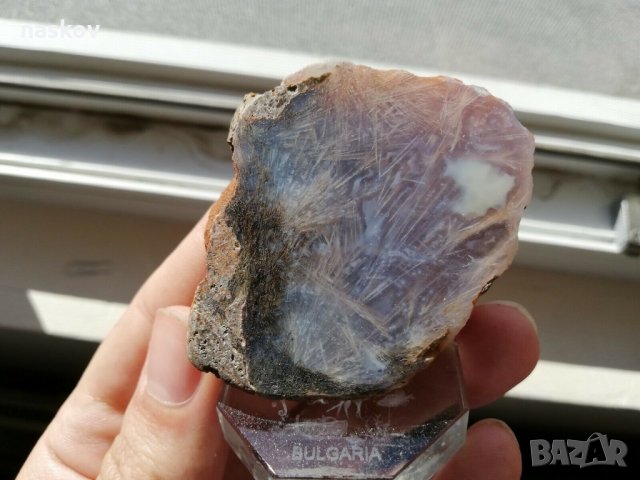 Кристали иглест ахат, аметист, селенит, везувианит, пирит, опушен кварц, снимка 2 - Колекции - 27741404