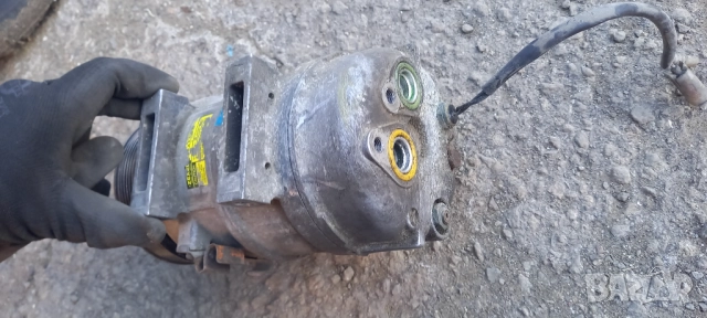 Компресор климатик Volvo V70 2.5 TDI, снимка 3 - Части - 52956758