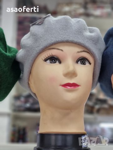Шапка барета в светло сиво 