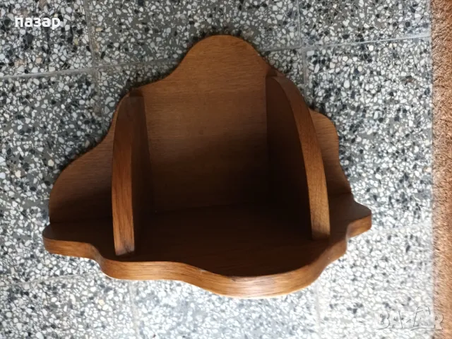 Ъглова етажерка за цветя