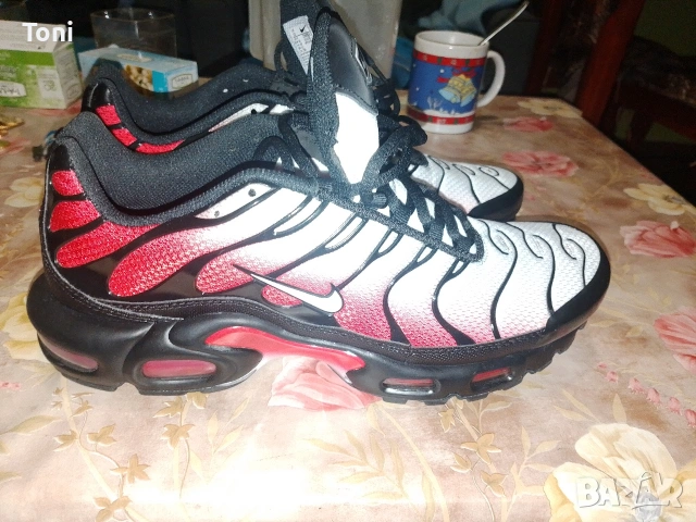 обувки Nike air max airmax plus black red 44 us10 uk9 28см-чисто нови!!!, снимка 4 - Маратонки - 53598377