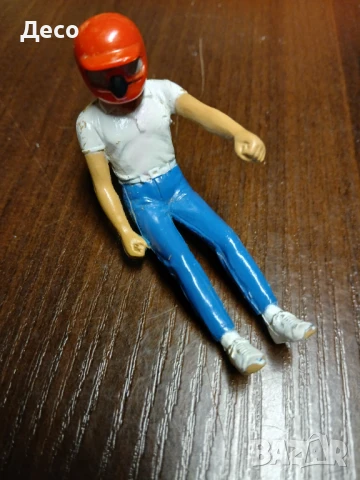 Стара гумена фигурка Пилот на картинг., снимка 2 - Колекции - 50851944
