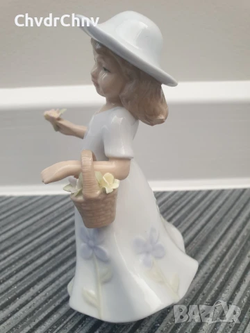 2бр Leonardo статуетки/ЛЕОНАРДО английска порцеланова фигура/ангел-момче с куче-момиче с цветя, снимка 8 - Колекции - 47107114