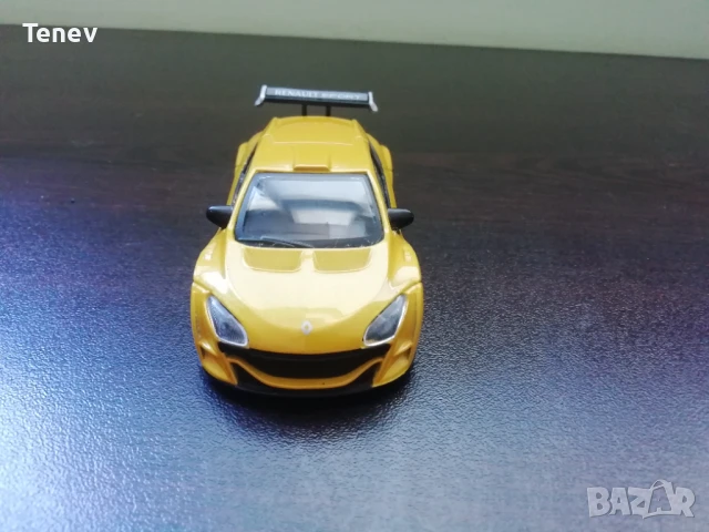 Bburago Renault Megane 1/43 нова оригинална количка Рено Меган мегална Бураго колекционерска , снимка 6 - Колекции - 51305562