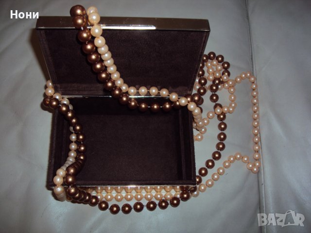 Кутия за бижута с два перлени гердана, снимка 5 - Бижутерийни комплекти - 39176070