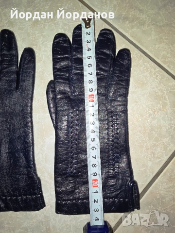 Продавам дамска маркова чанта  и дамски ръкавици от естествена кожа, снимка 4 - Чанти - 53315718