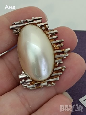 Красива сребърна брошка със седеф Буква ПП