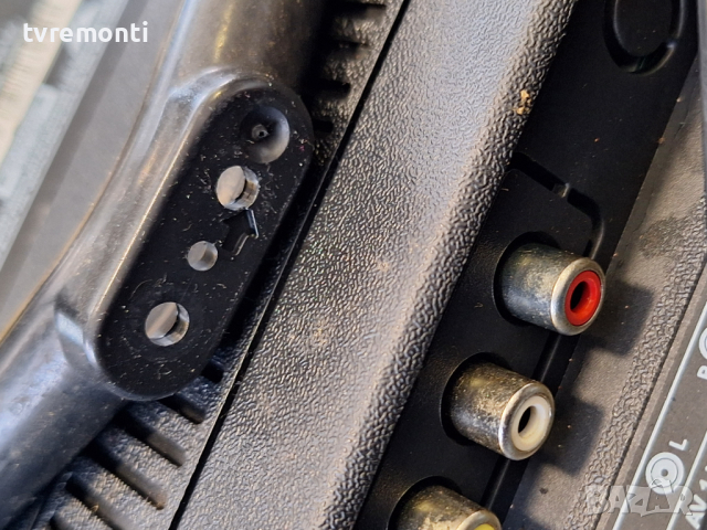 крачета за телевизор CROWN модел 32D19AWS, снимка 2 - Стойки, 3D очила, аксесоари - 44878701