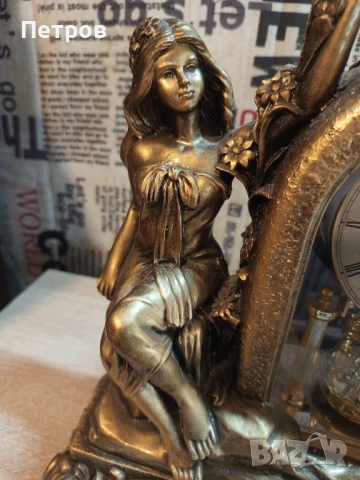 Настолен часовник с въртящо се махало, снимка 5 - Антикварни и старинни предмети - 51307683