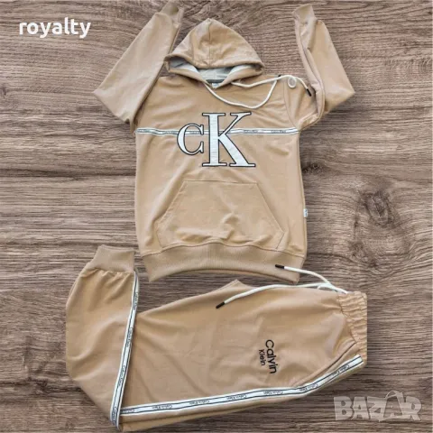 Calvin Klein дамски комплекти Различни цветове , снимка 4 - Комплекти - 49486795