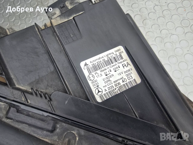 Десен фар за Mercedes C - Class W205   , снимка 2 - Части - 53212088