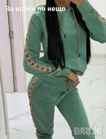 Guess Дамски Спортен Комплект🔝Дамски Спортен Екип Гес - 3 Налични Цвята Код BS-69, снимка 2 - Спортни екипи - 51780754