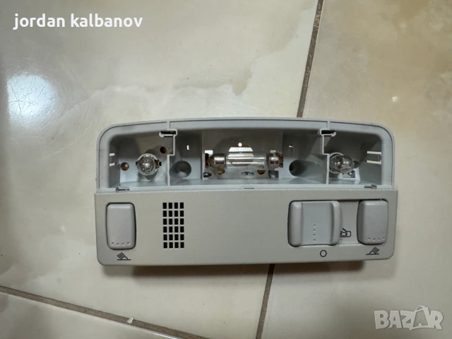 Комплект Плафон и Жапки таван за Vw Touran само за 100лв. 1T0868837C, снимка 5 - Части - 51152898