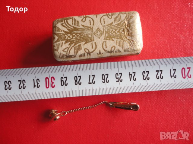 Позлатена брошка аксесоар щипка в кутия , снимка 2 - Други - 40590584