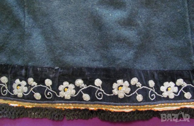 19 век Фолк Арт Женски Костюм Мъниста и Златна Сърма, снимка 6 - Антикварни и старинни предмети - 35197456