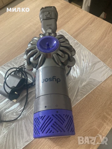 Акумулаторна прахосмукачка DYSON DC-62, снимка 3 - Прахосмукачки - 51136496