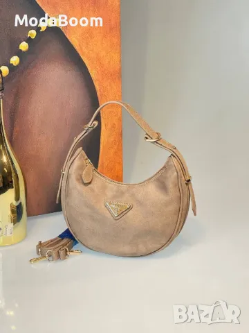 Prad🅰️ дамски чанти Различни цветове , снимка 9 - Чанти - 48353947