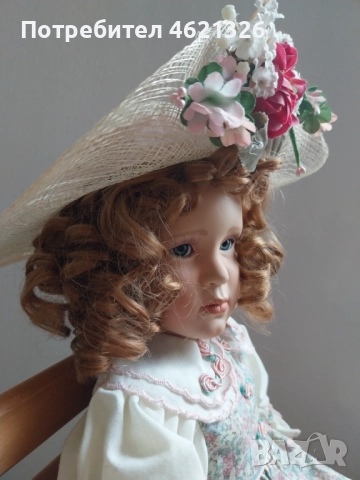 Порцеланова кукла Каролайн от Памела Филипс колекция „Сладкиши на лятото в Джорджтаун“ сертификат