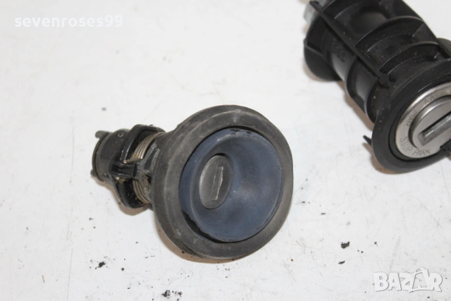 Контактен ключ + патрон заден капак Фиат Пунто 2 2001 1.2i 60 Fiat Punto 2  2/3врати, снимка 3 - Части - 53503730