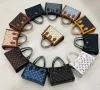 Louis Vuitton Дамски Чанти Различни Цветове , снимка 1