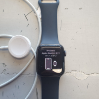 Apple Watch SE 40mm, снимка 4 - Смарт часовници - 44909924