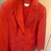 Продавам елегантно италианско червено сако от копринен шантунг , снимка 10 - Сака - 39932781