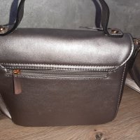 Нова дамска чанта, снимка 3 - Чанти - 33093936