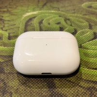 Apple AirPods Pro with Wireless Charging Case, снимка 1 - Безжични слушалки - 40338799