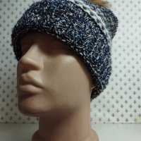 Дамска плетена шапка с папулка- мпш44, снимка 1 - Шапки - 43302216