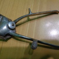 Стара ръчна машинка за подстригване., снимка 1 - Антикварни и старинни предмети - 22587899