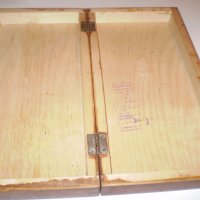Стара дървена дъска -кутия за игра на шах, снимка 8 - Шах и табла - 35404562
