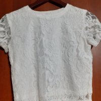 Къса блуза с дантела , снимка 1 - Тениски - 33681030