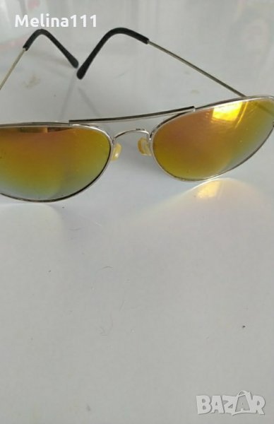 Продава слънчеви очила, снимка 1