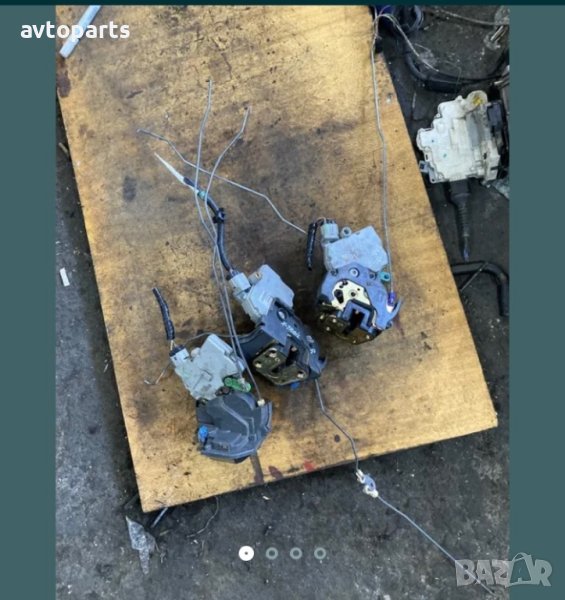 Nissan x-trail 2003година брава врата предна дясна и задни, снимка 1