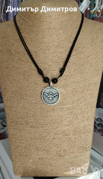 Колиета с Крилата Канатица. С оникс. Бижута Луди гъби. Български бижута., снимка 1