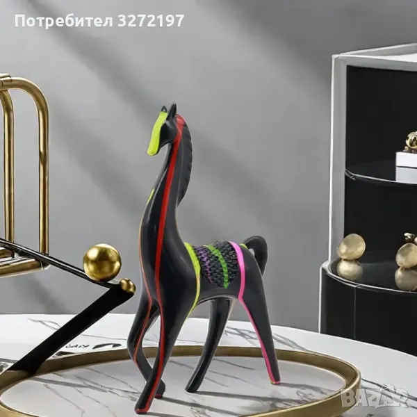 Модерна Дизайнерска Статуя на Кон, снимка 1