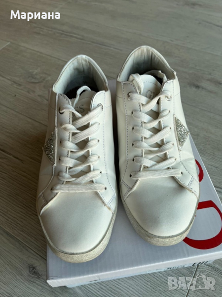 Дамски кецове Guess, снимка 1