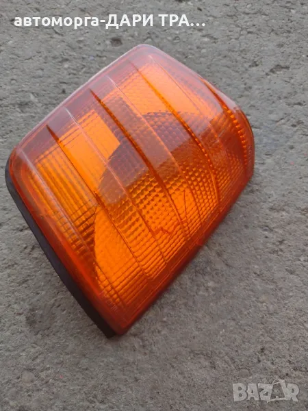 Десен мигач за Мерцедес W124, снимка 1