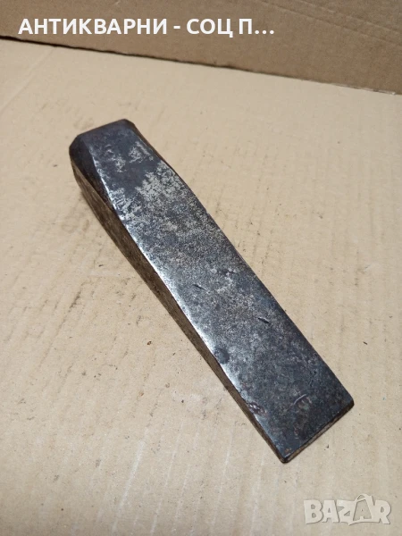 Стар Ръчно Изработен Клин За Цепене На Дърва Трупи Тегло 2.150кг., снимка 1