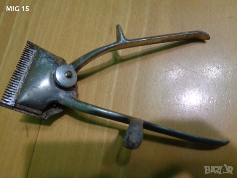 Стара ръчна машинка за подстригване., снимка 1