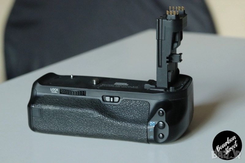 Батериен грип BG-E14 за Canon 70D / 80D Battery Grip, снимка 1
