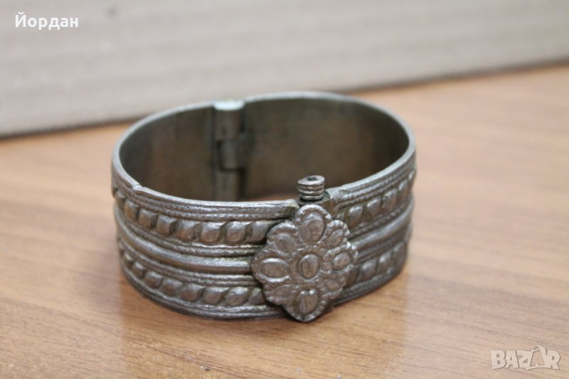 Възрожденска сребърна гривна , снимка 1