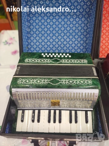 ретро акордеон.руски, снимка 2 - Антикварни и старинни предмети - 50813849
