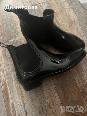 Нови гумени боти за дъжд 