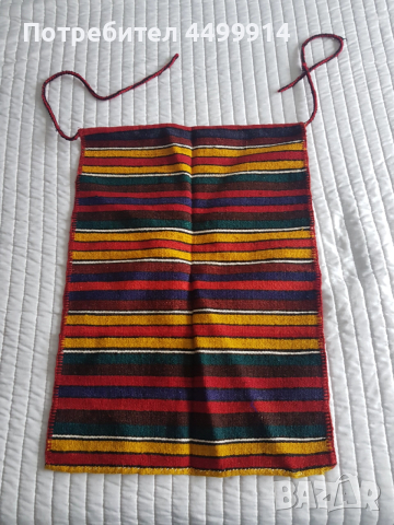 Стара вълнена престилка